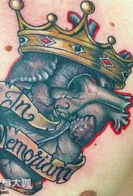 disegno del tatuaggio corona cuore torace
