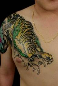 schouder naar beneden berg tijger tattoo patroon