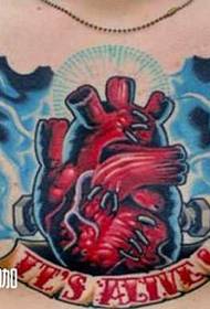 الگوی خال کوبی Thunderbolt Heart قفسه سینه