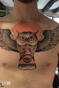 Letšoao la tattoo la Chest Owl