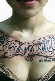 chest personality flower tattoo picture is particularly cool