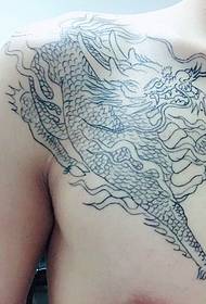 yakapfava uye yakajeka chest chest tattoo tattoo