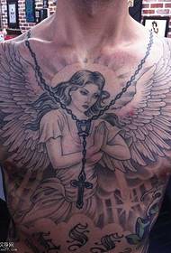 modello di tatuaggio femminile al torace