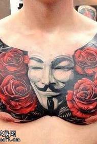 გულმკერდის V სიტყვის ნიღაბი tattoo ნიმუში