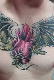 disegno del tatuaggio cuore petto