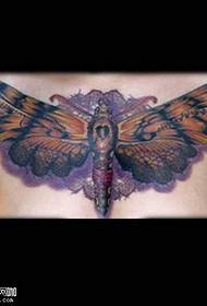 modello di tatuaggio falena petto