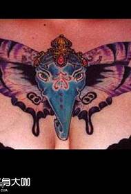 falena personalità petto come il modello del tatuaggio del dio