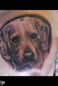 borst gouden hond tattoo patroon