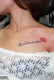 sumbanan sa dibdib nga English kiss tattoo