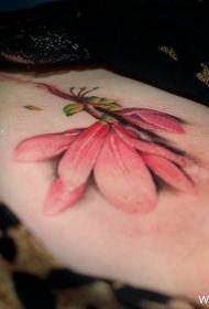 mudellu di tatuatu luminoso bellu fiore