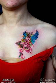 sexig vacker blomma fe tatuering mönster