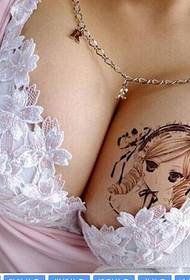 bella bella donna allettante seno grande bella immagine tatuaggio bambina