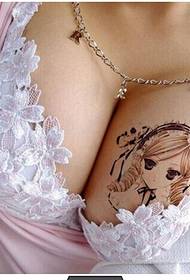 pecho de chica sexy foto de tatuaje de niña de dibujos animados fresco fresco