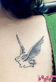 सुन्दरता छाती उडान जेड खरगोश प्यारा टैटू तस्वीर