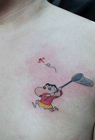 Tatuaggio sul petto di Crayon Shinchan da uomo