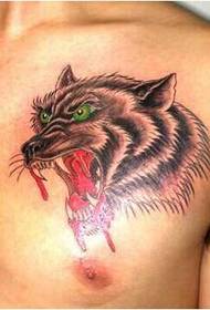 anak laki-laki dada payudara berdarah gambar tato kepala serigala