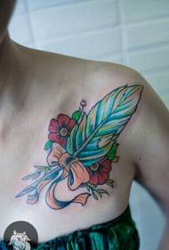 ເດັກຍິງຮູບພາບ tattoo ດອກ feather ສີທີ່ສວຍງາມ