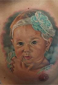 kūdikio tatuiruotės modelis ant krūtinės