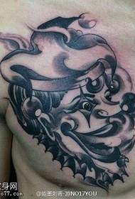 obraz tatuażu klauna w klatce piersiowej