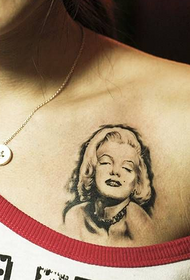 tatuaje en la cabeza del cofre de belleza Marilyn Monroe 54954- tatuaje de abeja súper dominante en el pecho masculino