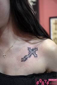 Mga babaye nga babaye nga fashion style tattoo sa tattoo