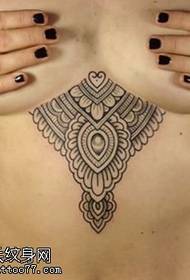 Seʻese Brahma Tattoo Pattern i luga o le pusa