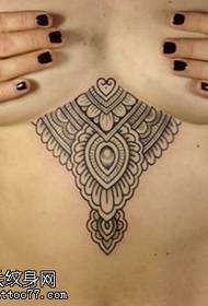 Намунаи секси Брахма Tattoo дар сандуқ