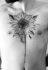 modello di tatuaggio girasole linea petto