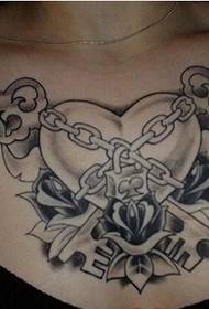 cadena de pecho Corazón bloqueado tatuaje foto imagen