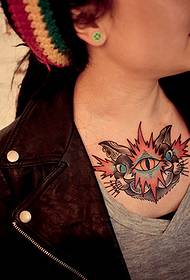 göğüs kişiliği üç gözlü kedi moda dövme resmi