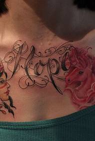 tatuatge en anglès unicorn vermell creatiu al pit