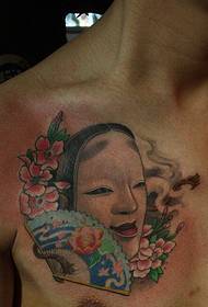 tatuaggio a ventaglio maschio geisha con fiore di ciliegio