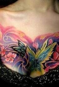 meisje borst kleur mooie grootte vlinder totem tattoo foto