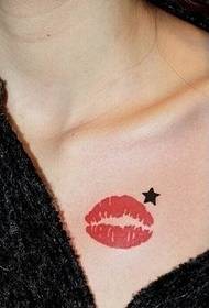 szépség kis friss mellkas piros ajak tetoválás mintás képet