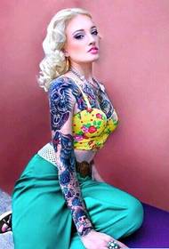 Eŭropa moda beleco floro brako kaj brusto tatuaje