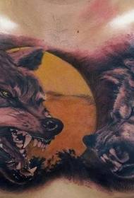 urlajući domoljubna tetovaža na glavi vuka