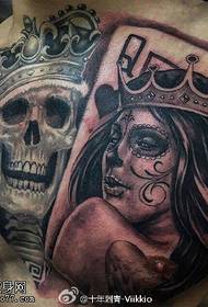 Modellu di tatuu di craniu classicu di u Queen Queen
