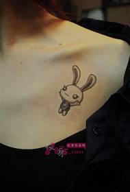 cute na larawan ng Rabbit clavicle tattoo