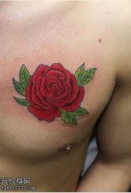 Beauty Rose Tattoo Pattern på brystet