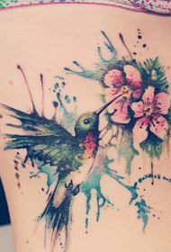 sayap sisi dada cantik Avant-garde warna tatu hummingbird gambar