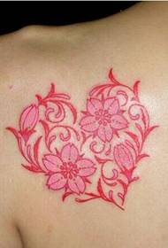 hjerteformet vintreet og blomster tatoveringsbilde