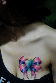 красота мило сердце лук татуировка грудь