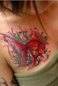 tatuaxe de rapaza fermosa delicada tatuaxe de auga de peixes de ouro