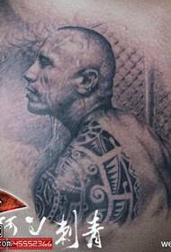 bel modello di tatuaggio forte