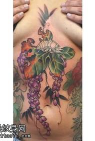 disegno del tatuaggio di frutta al torace