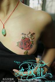 ສີແດງຕາມຮູບແບບ tattoo Mimi Rose
