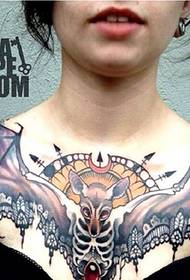modello di tatuaggio retrò retrò petto ragazze