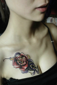 tatuaggio alternativo rosa petto ragazza 54545 - imponente tatuaggio unicorno rosso petto