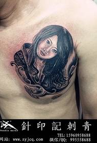 krūtinės portreto tatuiruotė