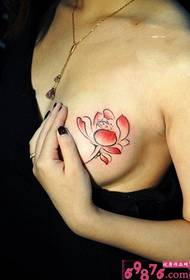 boarst prachtige lotus tatoeage foto